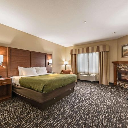 Quality Inn & Suites Hendersonville - Flat Rock Room photo